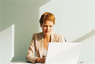 横版游戏《日薄西山》9月15日发售 国区定价59元